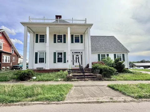 319 E State St, Princeton, IN 47670