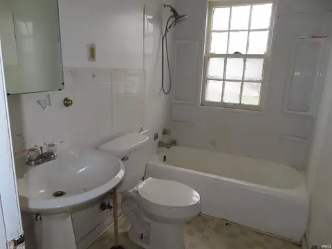 1321 Eclipse Pl, South Bend, IN 46628 photo 6