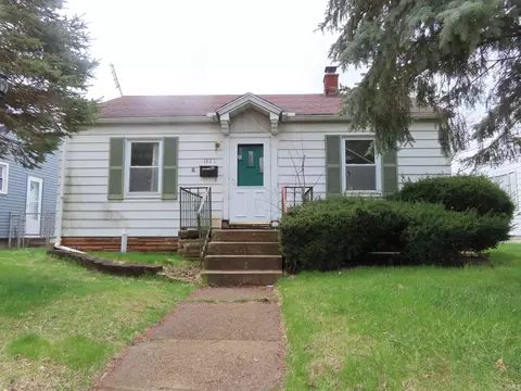 1321 Eclipse Pl, South Bend, IN 46628