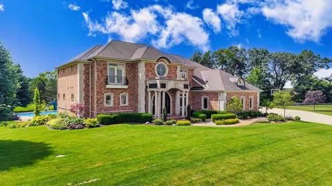 53717 Meadow Lake Ct, Elkhart, IN 46514