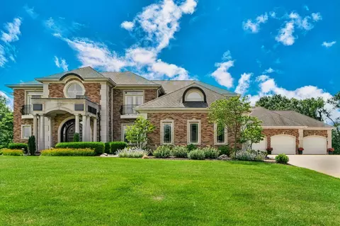 53717 Meadow Lake Ct, Elkhart, IN 46514