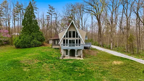 11480 N Roanoke Rd, Roanoke, IN 46783