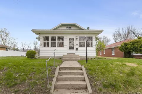809 E Victoria St, South Bend, IN 46614