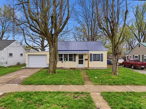 611 Randolph St, Angola, IN 46703