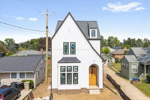 615 Napoleon St, South Bend, IN 46617
