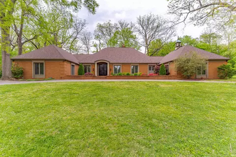 801 Wiltshire Dr, Evansville, IN 47715