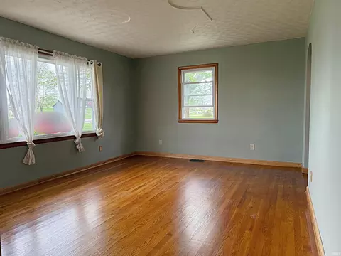 Living - 626 Elnora St, Odon, IN 47562 photo 2 of 3