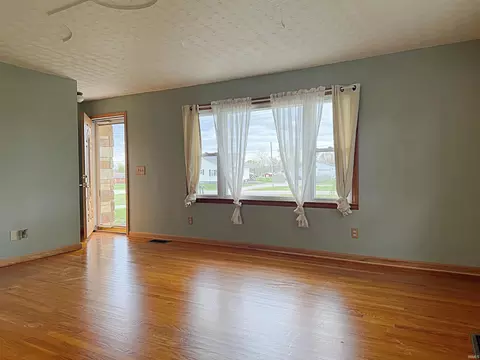 Living - 626 Elnora St, Odon, IN 47562 photo 1 of 3