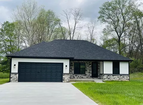 8190 S Stanford Rd, Bloomington, IN 47403