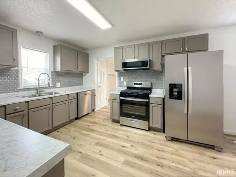 Kitchen - 9 Boulevard, Peru, IN 46970 photo 1 of 4