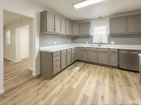 Kitchen - 9 Boulevard, Peru, IN 46970 photo 4 of 4