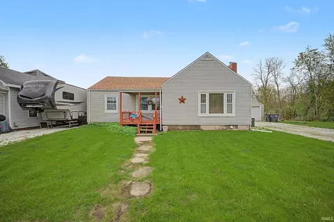 107 W Carroll St, Kentland, IN 47951