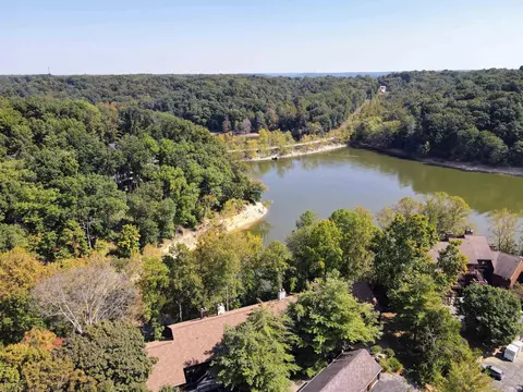 1847 Eagle Bay Dr, Bloomington, IN 47401