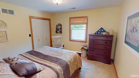 Bedroom - 1332 Cobblestone Rd, Jasper, IN 47546 photo 3 of 9