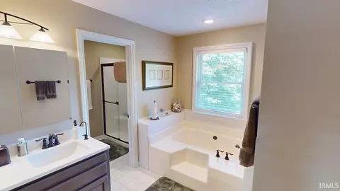 Bath - 1332 Cobblestone Rd, Jasper, IN 47546 photo 1 of 5