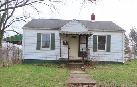 2824 Calhoun St, South Bend, IN 46628