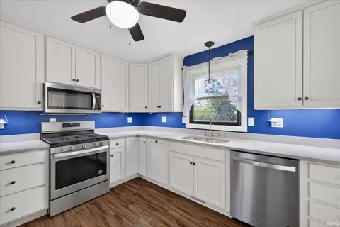 Kitchen - 2302 E Arden Dr, Bloomington, IN 47401 photo 2 of 4