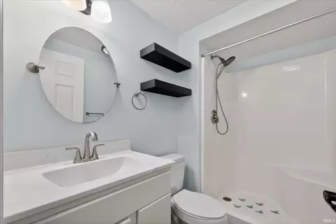 Bath - 2302 E Arden Dr, Bloomington, IN 47401 photo 4 of 4