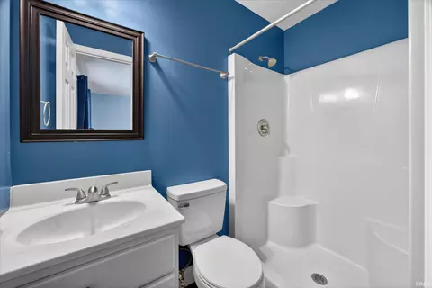 Bath - 2302 E Arden Dr, Bloomington, IN 47401 photo 3 of 4