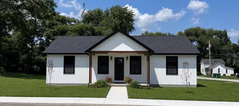 208 Franklin St, North Judson, IN 46366