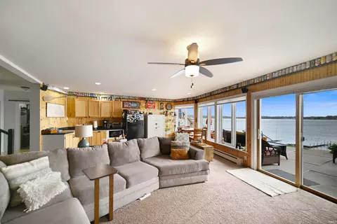 Living - 1043 E Northshore Dr, Syracuse, IN 46567 photo 4 of 4