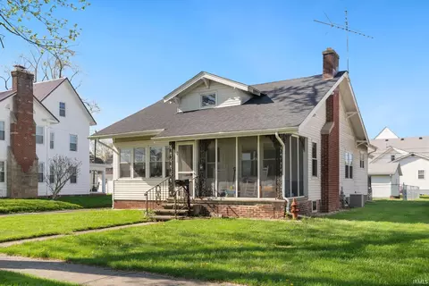 211 W Oak St, Butler, IN 46721
