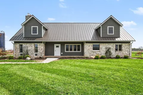 8276 S 600 W Rd, Claypool, IN 46510