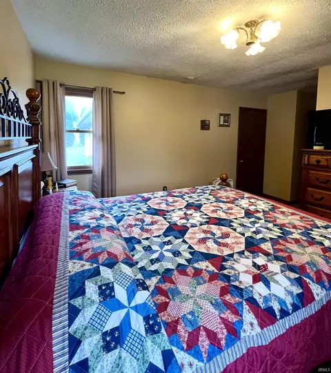 Bedroom - 1430 Hancock Ave, Mitchell, IN 47446 photo 3 of 7