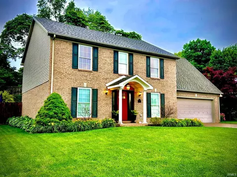 212 Alexandria Dr, Newburgh, IN 47630