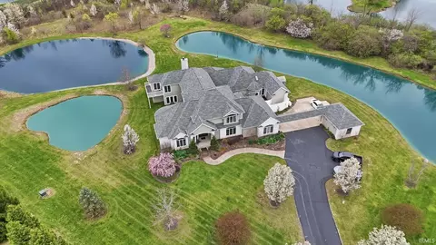 11801 Sylvan Meadows Dr, Fort Wayne, IN 46814