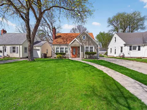 306 W Sherwood Ter, Fort Wayne, IN 46807