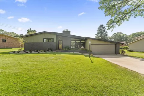 53105 Osage Dr, South Bend, IN 46637