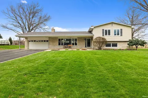 1705 E Springhill Rd, Warsaw, IN 46580