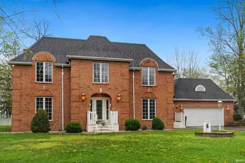 1910 Deer Trl, Warsaw, IN 46580