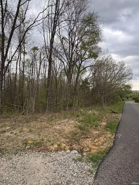 8517 E Sylvania Rd, Bloomfield, IN 47424