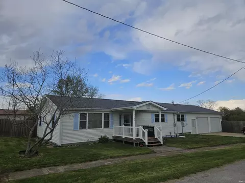 5546 E Vine St, Amboy, IN 46911