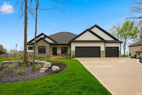 214 Oak Forest Dr, Bluffton, IN 46714