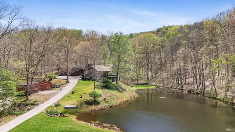 3081 Bear Wallow Hill Rd, Nashville, IN 47448