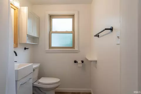 Bath - 1017 S Mitchell St, Bloomington, IN 47401 photo 2 of 3