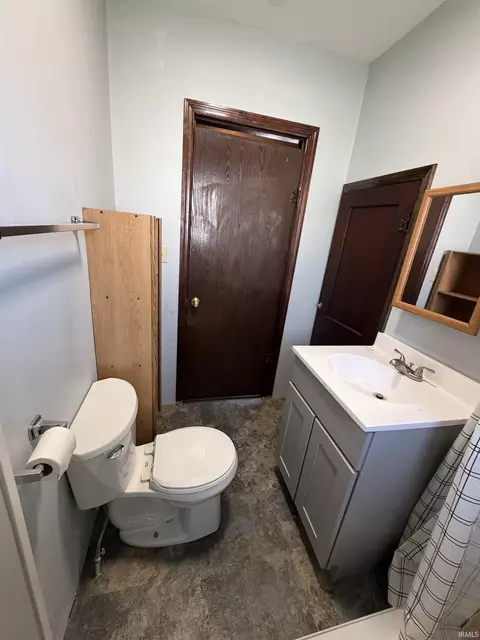 Bath - 8006 E Main St, Dugger, IN 47848 photo 1 of 2