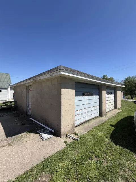 Exterior - 8006 E Main St, Dugger, IN 47848 photo 3 of 7