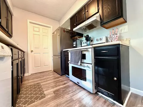 Kitchen - 154 J Hunter Dr, Bedford, IN 47421 photo 3 of 5