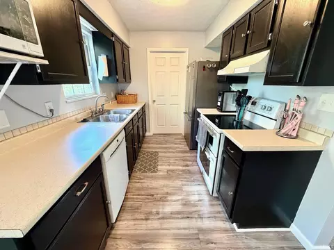 Kitchen - 154 J Hunter Dr, Bedford, IN 47421 photo 4 of 5