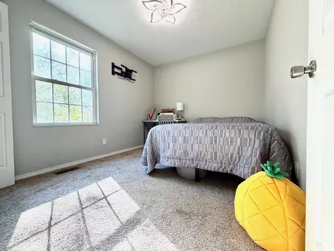 Bedroom - 154 J Hunter Dr, Bedford, IN 47421 photo 4 of 6