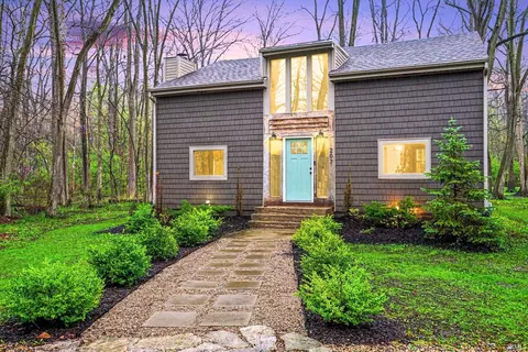 207 Boys City Dr, Winona Lake, IN 46590