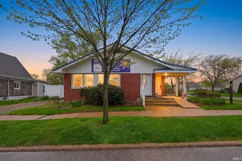 1223 Center St, Plymouth, IN 46563