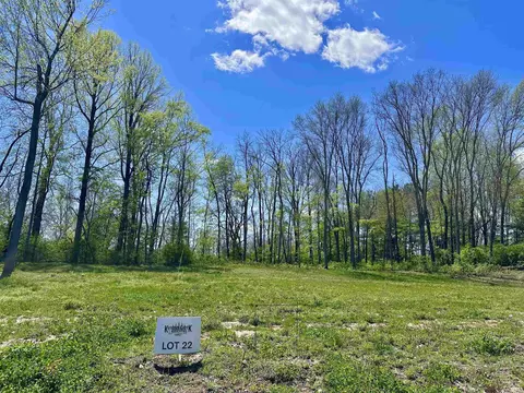 22 Deer Ln, Wabash, IN 46992