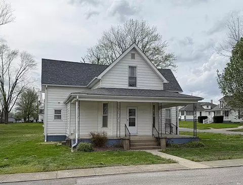 210 Queen St, Loogootee, IN 47553