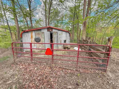 Exterior - 527 N St Rd 145, Eckerty, IN 47116 photo 5 of 10