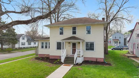 403 Englewood Ct, Fort Wayne, IN 46807